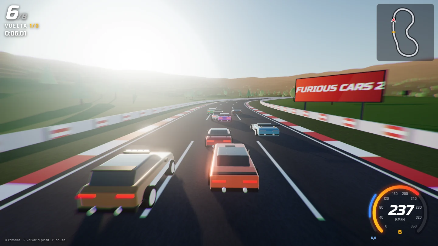 El pelotón de ocho coches tomando una curva de Sierra Dorada bajo un cartel gigante de Furious Cars 2, con el velocímetro en 237 km/h.